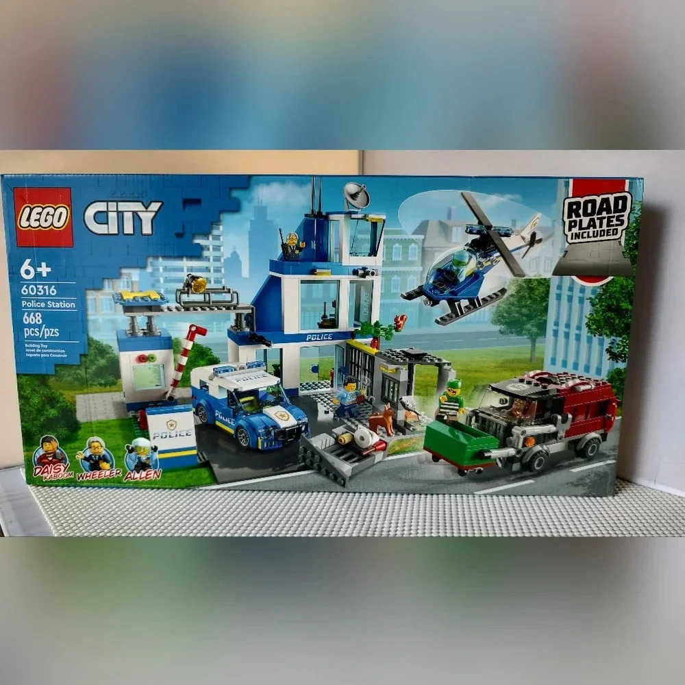 Lego City 60316 Police Station NWT Building Toy Set
